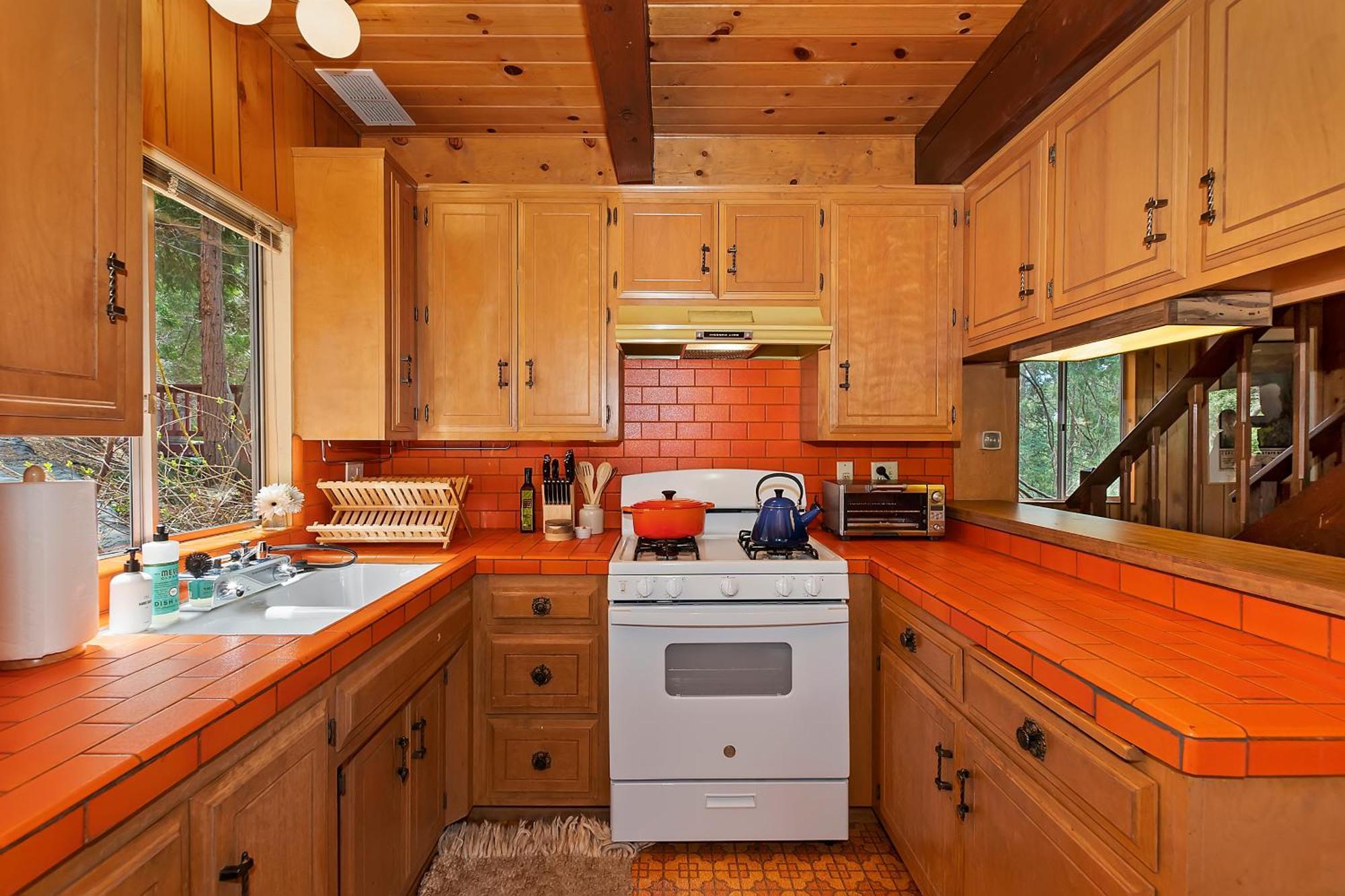 Pet & Kid Friendly Cozy Cabin, Bbq, Firepit, Outdoor Dining, Forest Views レイク・アローヘッド エクステリア 写真